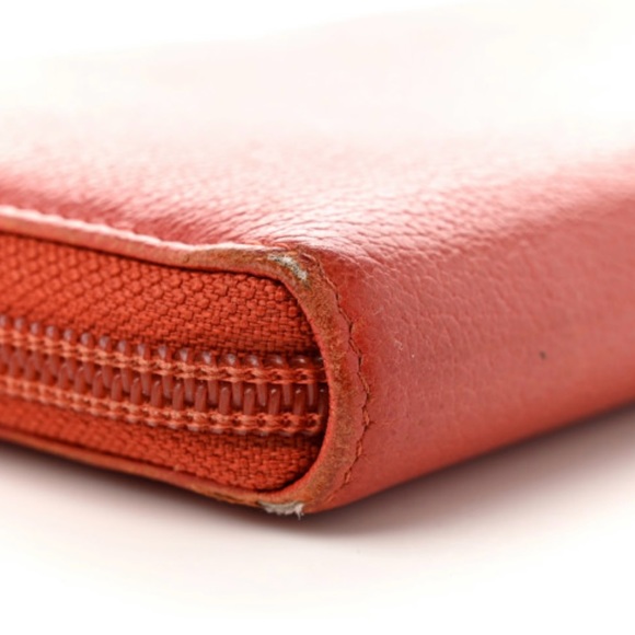 Pre-loved authentic Chanel wallet - Picture 8 of 12